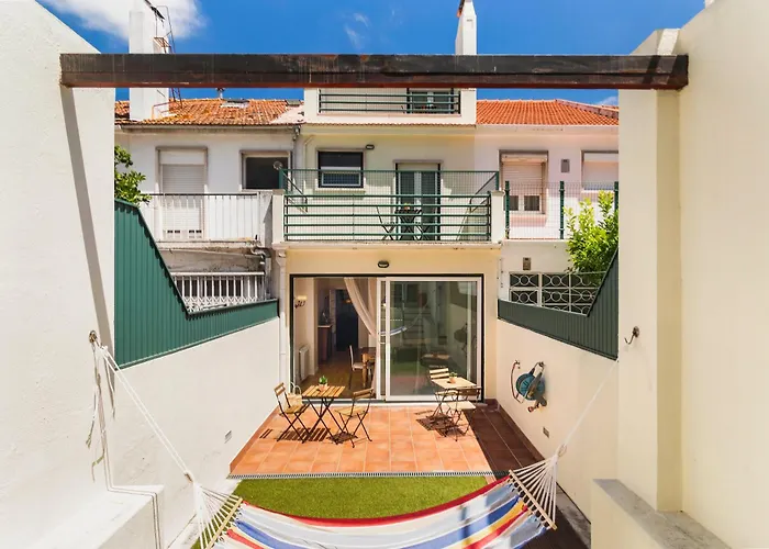 Nesha בית הארחה 3*