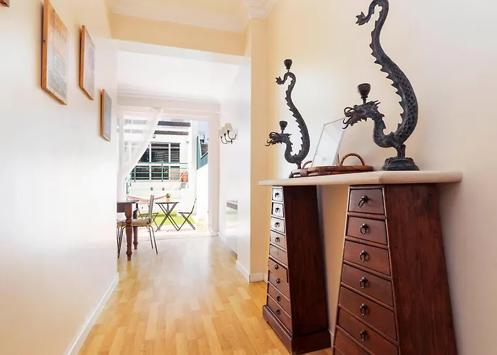 Nesha 3* ליסבון